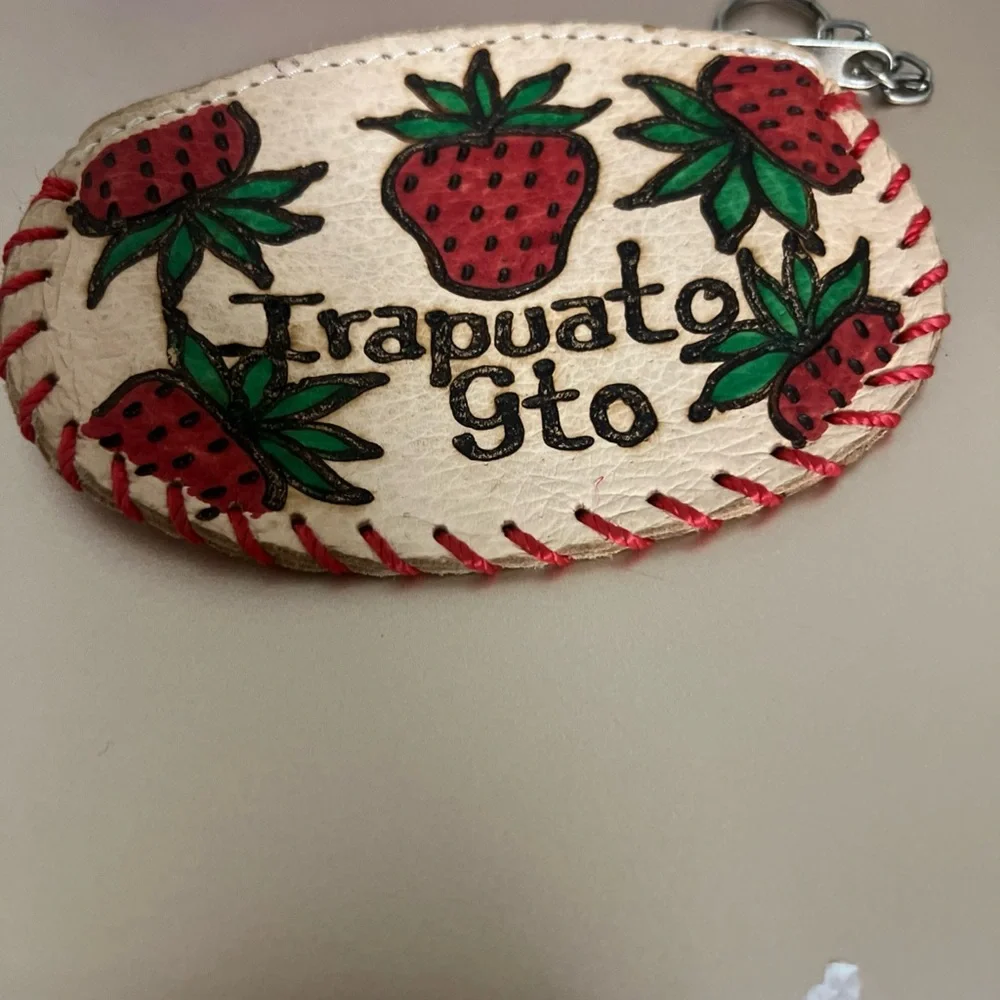 Strawberry Design Keychain - Picture 5 of 6